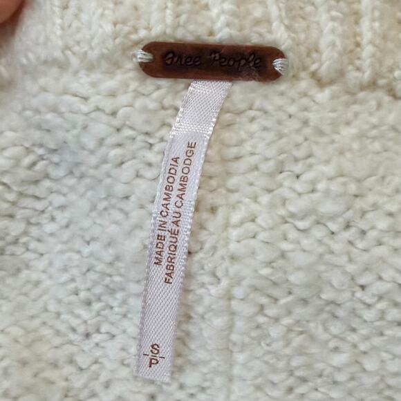 Free People Brookside Oversized Tunic Sweater Small Ivory Soft Stretch Comfy NWT - Picture 7 of 9